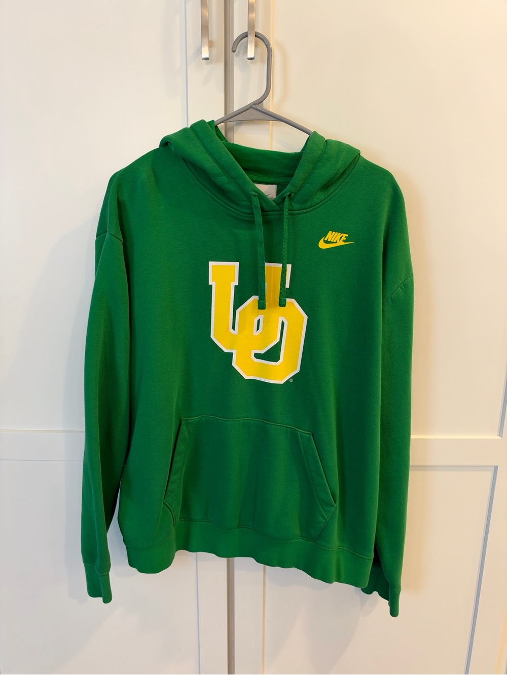 Womenโs Nike Green Oregon Ducks Hooded Sweatshirt